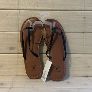 Women’s skinny Shade shore black ava flip flops NWT